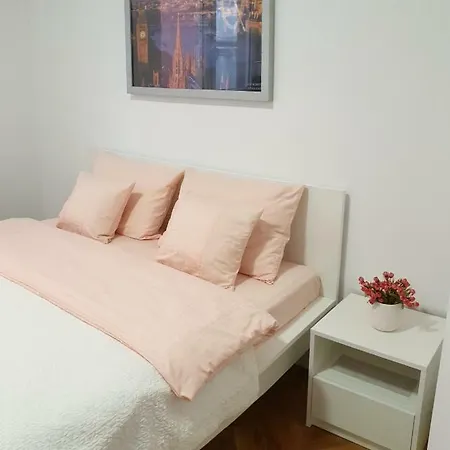 Lovely Private Flats Free Parking Novi Sad Exterior photo