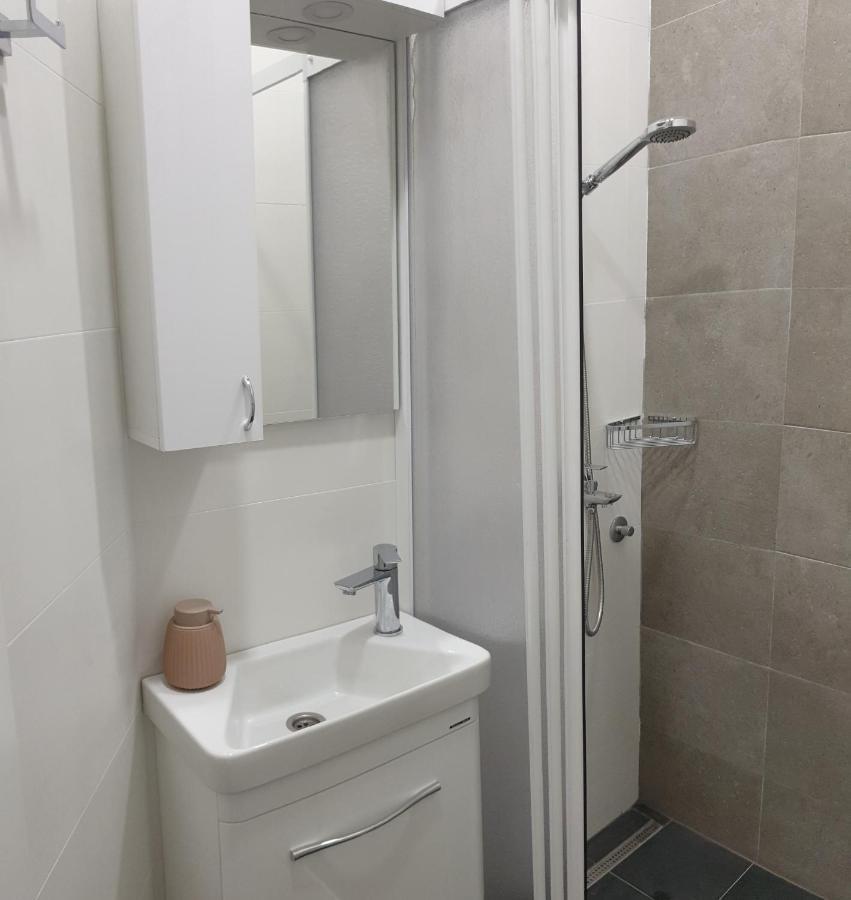 Lovely Private Flats Free Parking Apartment Novi Sad