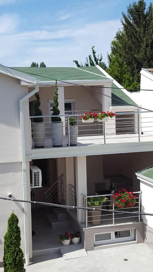 Lovely Private Flats Free Parking Apartment Novi Sad