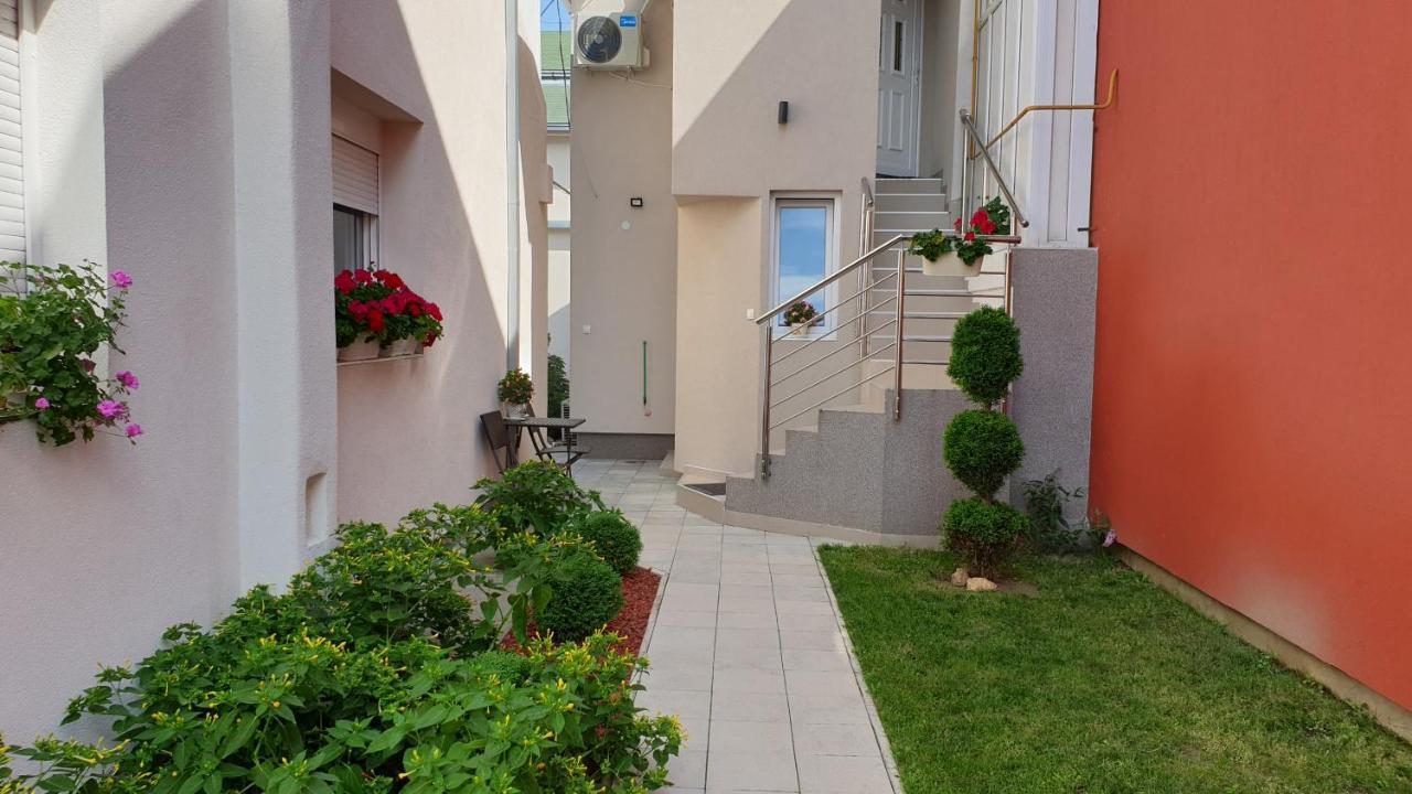 Lovely Private Flats Free Parking Apartment