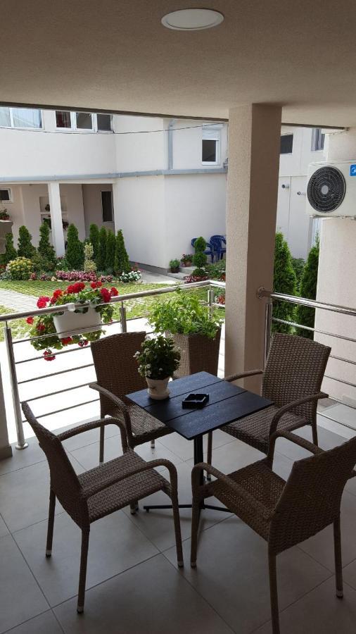 Apartment Lovely Private Flats Free Parking Novi Sad