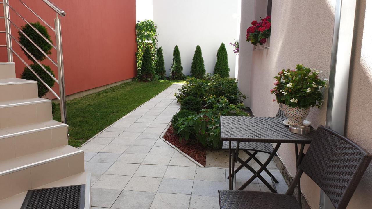 Lovely Private Flats Free Parking Apartment Novi Sad