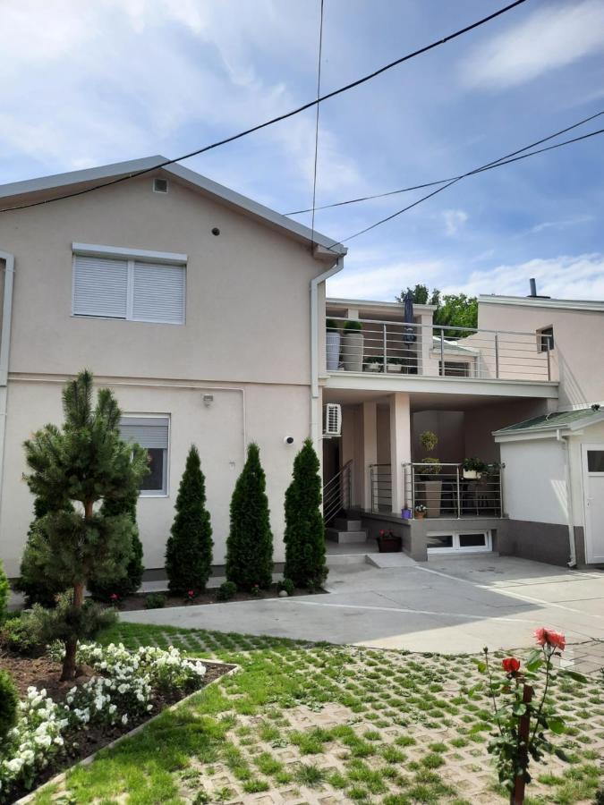 Apartment Lovely Private Flats Free Parking Novi Sad