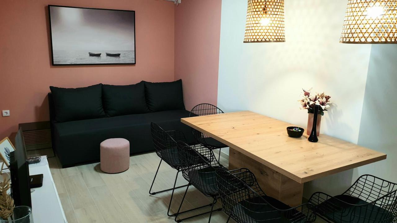Lovely Private Flats Free Parking Apartment *