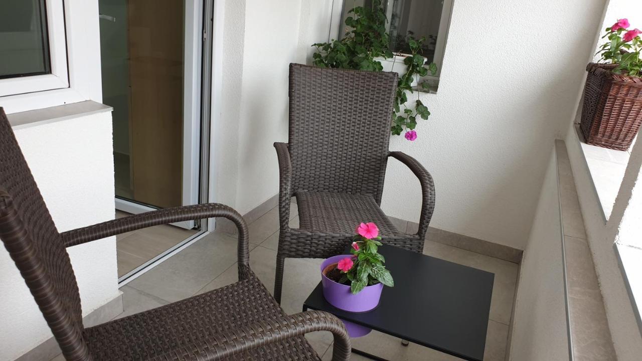 Apartment Lovely Private Flats Free Parking