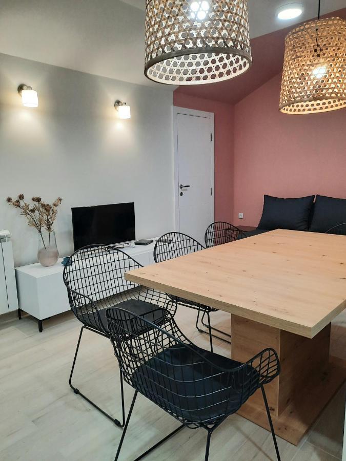 Lovely Private Flats Free Parking Apartment *