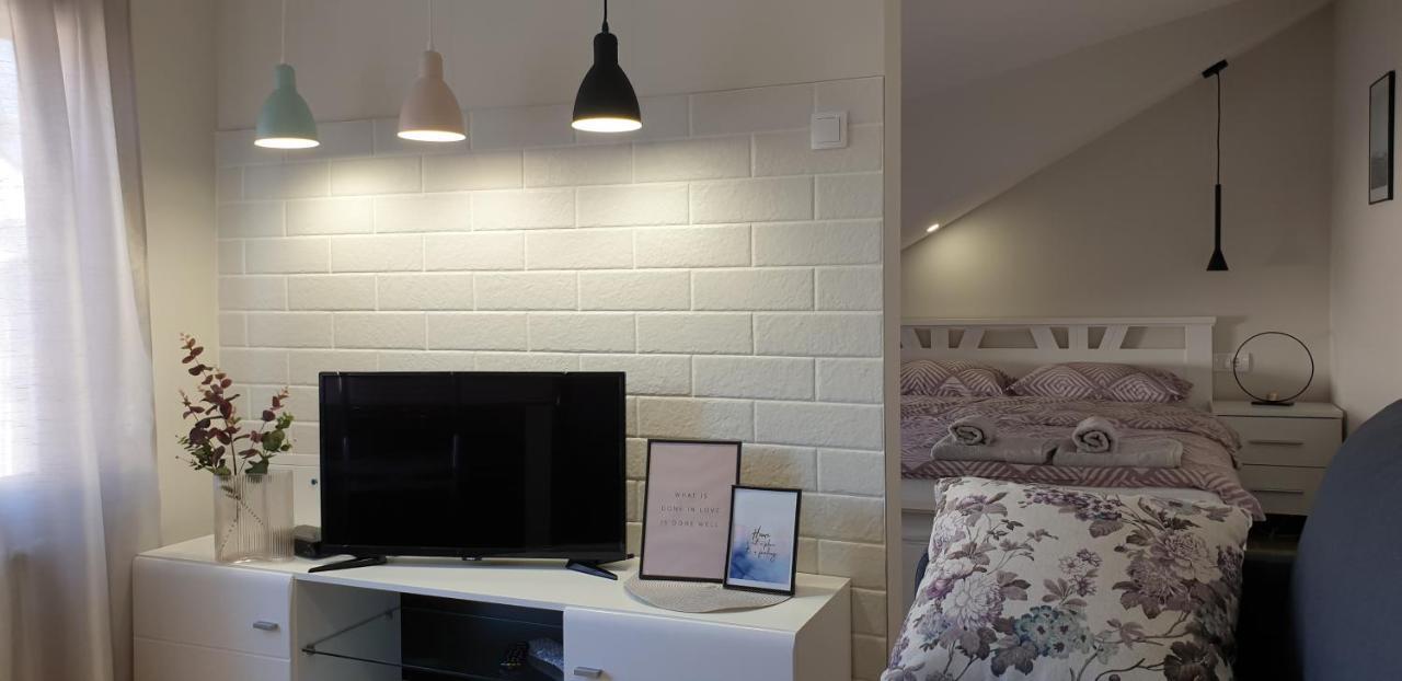 Lovely Private Flats Free Parking Apartment